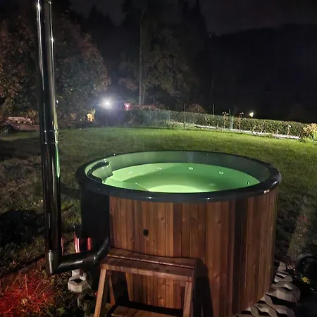 Apartamento Cozy In Krkonose With Hot Tub
